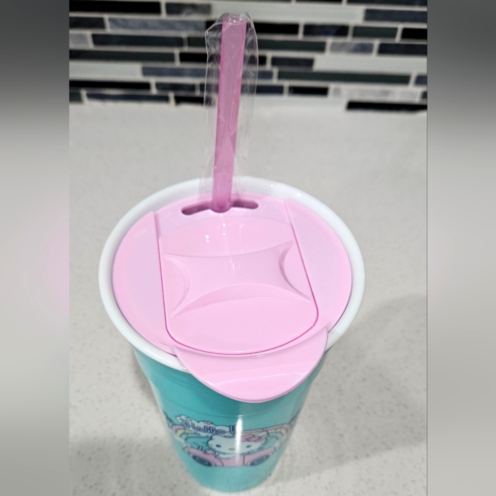 NEW Hello Kitty Pastel Blue Tumbler with Pink Lid and Reusable Straw 32 oz